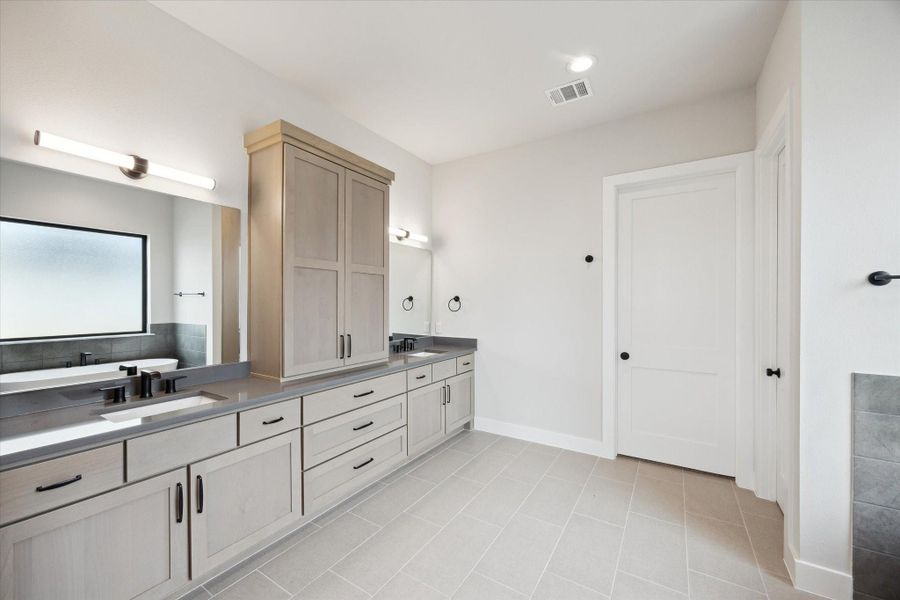 Furnished interior view inside a new home in Lakeview, Waller (Image 14).
