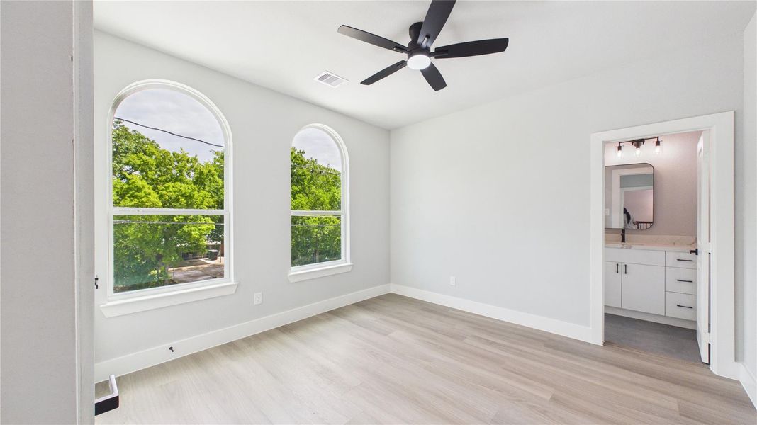 Secondary room with bathroom access