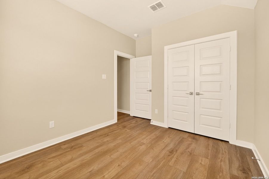 Spacious, unfurnished interior of a new home in Trilogy Grove, San Antonio (Image 8).