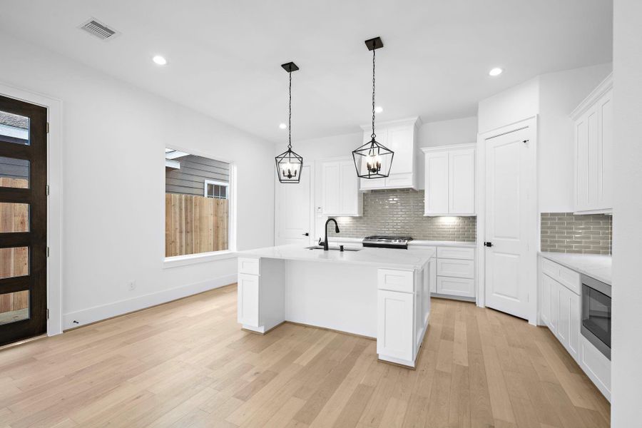 Image 2 of a home in . Image 2 of a home in .