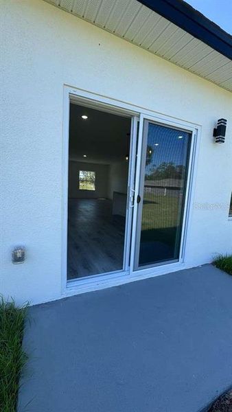 Exterior details and patio area of a home in , Ocala (Image 19).
