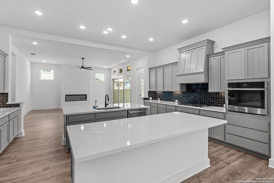 Furnished interior view inside a new home in Mesa Western, Cibolo (Image 4).