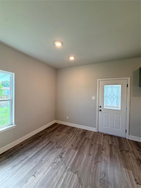 Spacious, unfurnished interior of a new home in , Baytown (Image 19).