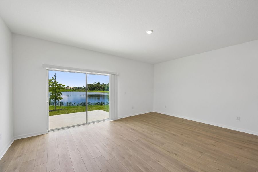 Spacious, unfurnished interior of a new home in Skye Ranch Community Group Page, Sarasota (Image 8).