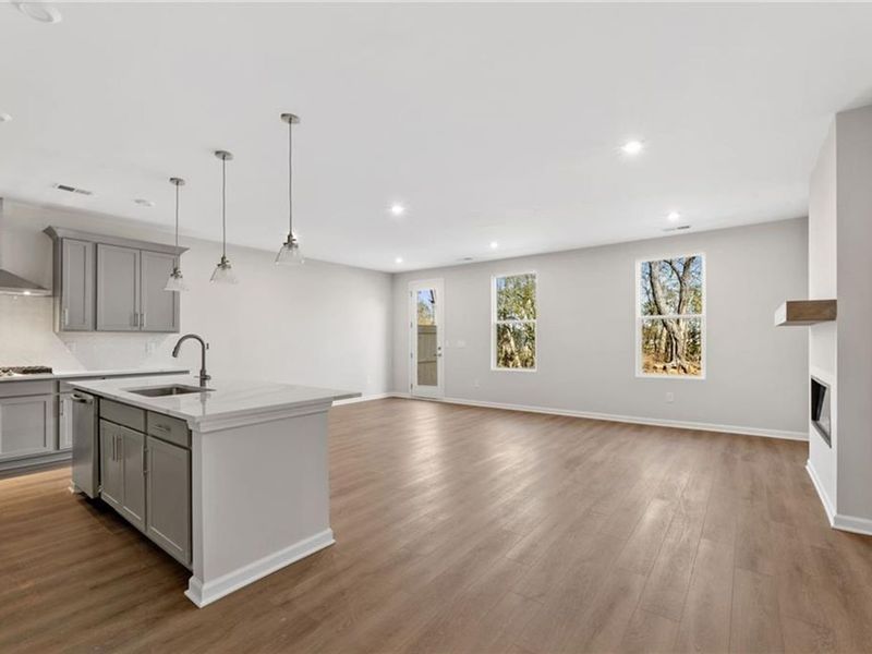 Spacious, unfurnished interior of a new home in Lake Shore, Winder (Image 13).