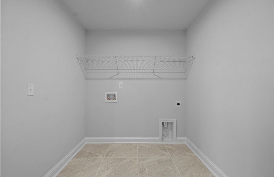Spacious, unfurnished interior of a new home in Sweetwater Hills, Moore (Image 21).