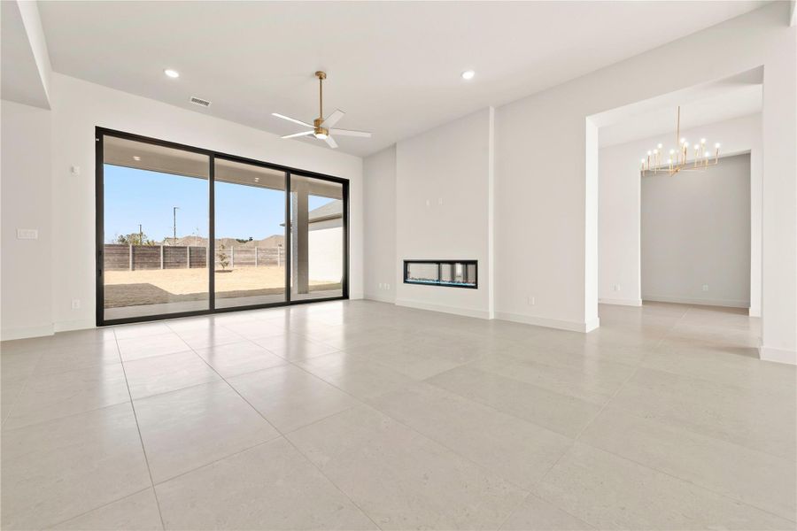 Representative image. Features, selections and colors may vary.