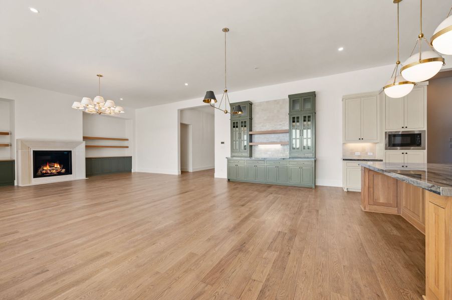 Spacious, unfurnished interior of a new home in Fleming Pointe, Fort Worth (Image 37).