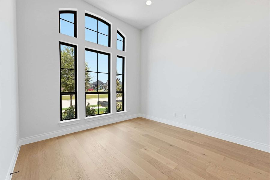 Spacious, unfurnished interior of a new home in Bridgeland 50′, Cypress (Image 19).