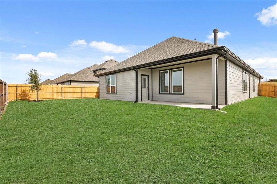 Exterior details and patio area of a home in Rocky Creek Crossing, Fort Worth (Image 3). Exterior details and patio area of a home in Rocky Creek Crossing, Fort Worth (Image 3).