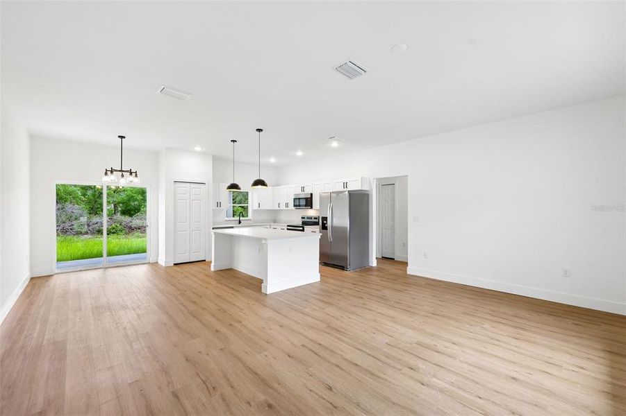 Spacious, unfurnished interior of a new home in , Ocklawaha (Image 13).