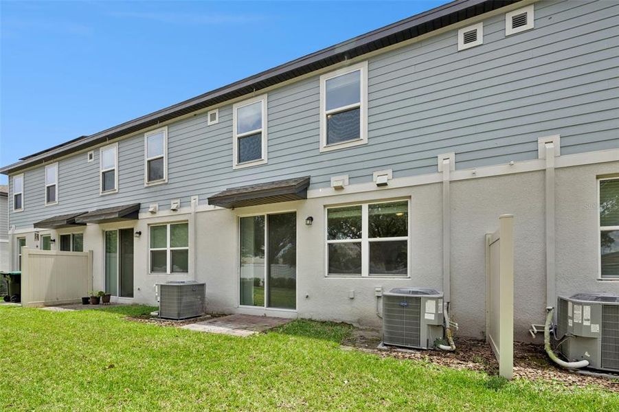 Exterior details and patio area of a home in , Orlando (Image 3).