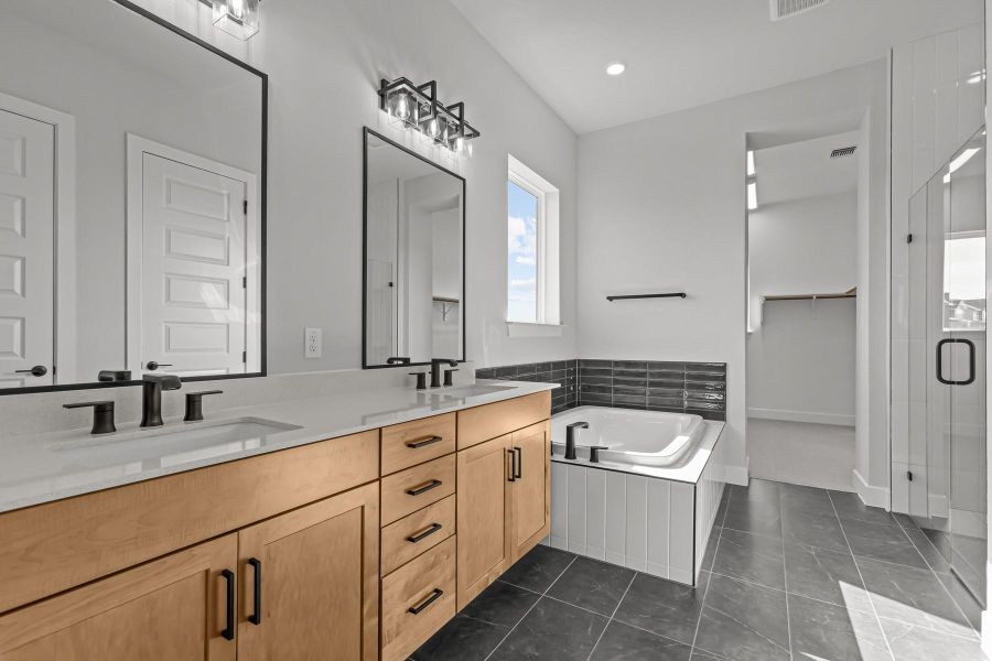 Owner's Bathroom Owner's Bathroom