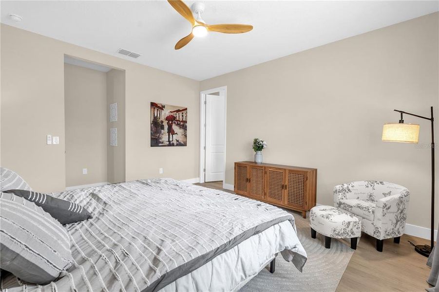 Furnished interior view inside a new home in , Winter Haven (Image 30).