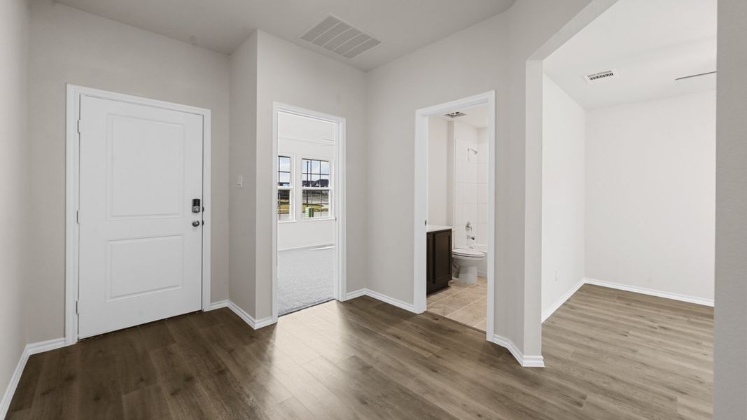 Spacious, unfurnished interior of a new home in Wildwood, Royse City (Image 24).