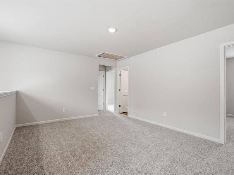 Spacious, unfurnished interior of a new home in Pleasant Brook, Greenville (Image 13).