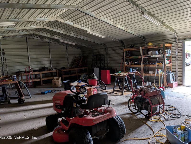 Community amenities in , Interlachen (Image 19).