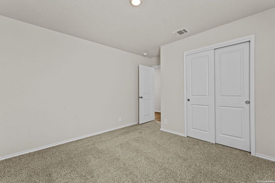 Spacious, unfurnished interior of a new home in Redbird Ranch, San Antonio (Image 27).