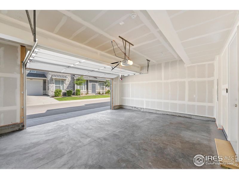 Spacious, unfurnished interior of a new home in The Lakes at Centerra - Discovery, Loveland (Image 23).