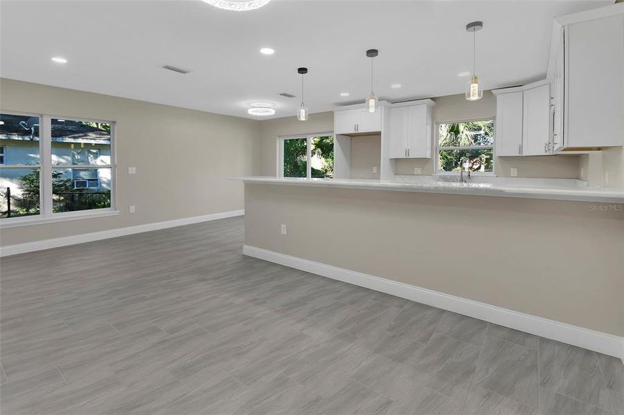 Spacious, unfurnished interior of a new home in , Daytona Beach (Image 17).