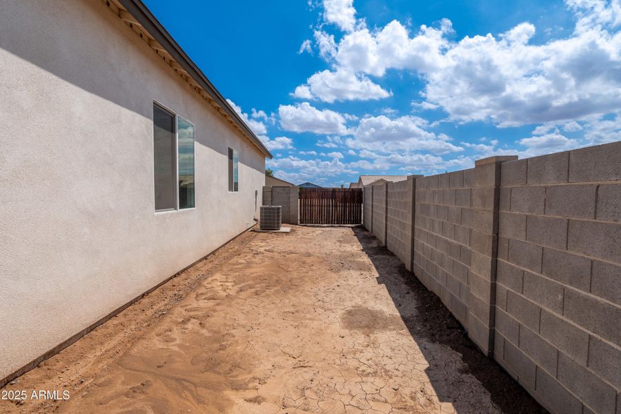 Backyard (6) Backyard (6)