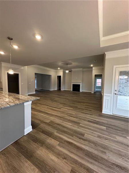 Spacious, unfurnished interior of a new home in Mirror Lake at South Harbour, Villa Rica (Image 16).
