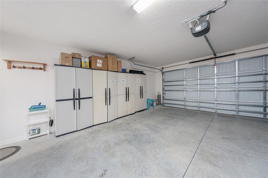 Spacious, unfurnished interior of a new home in , The Villages (Image 24).