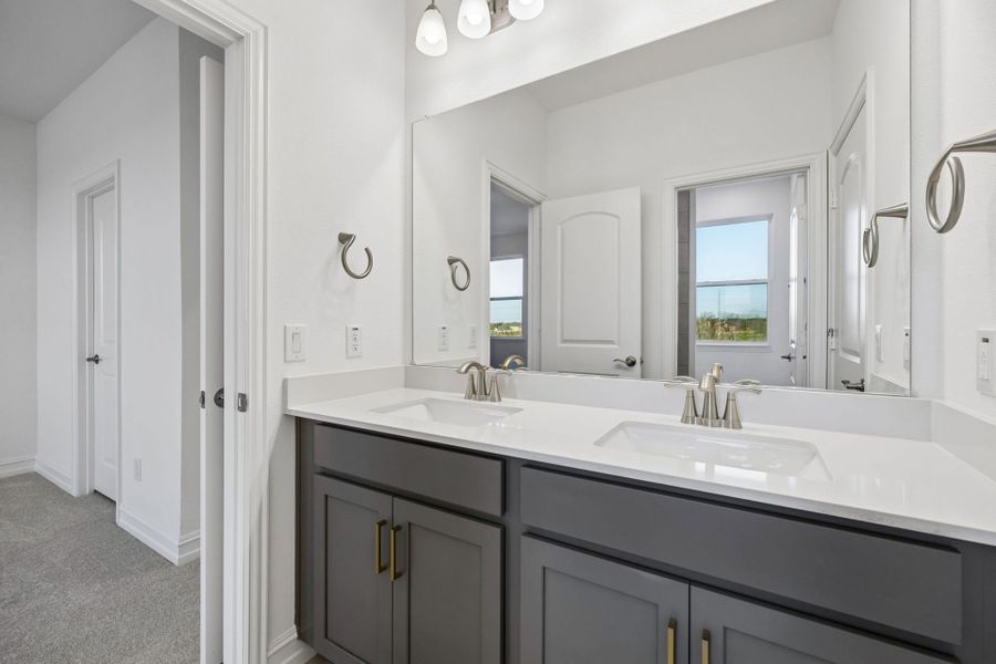 Representative furnished interior of a home built from the Oglesby by Pulte Homes in Corley Farms, Boerne (Image 11).