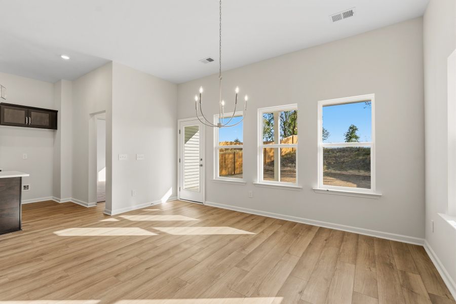 Spacious, unfurnished interior of a new home in Landmark Commons, Boiling Springs (Image 16).