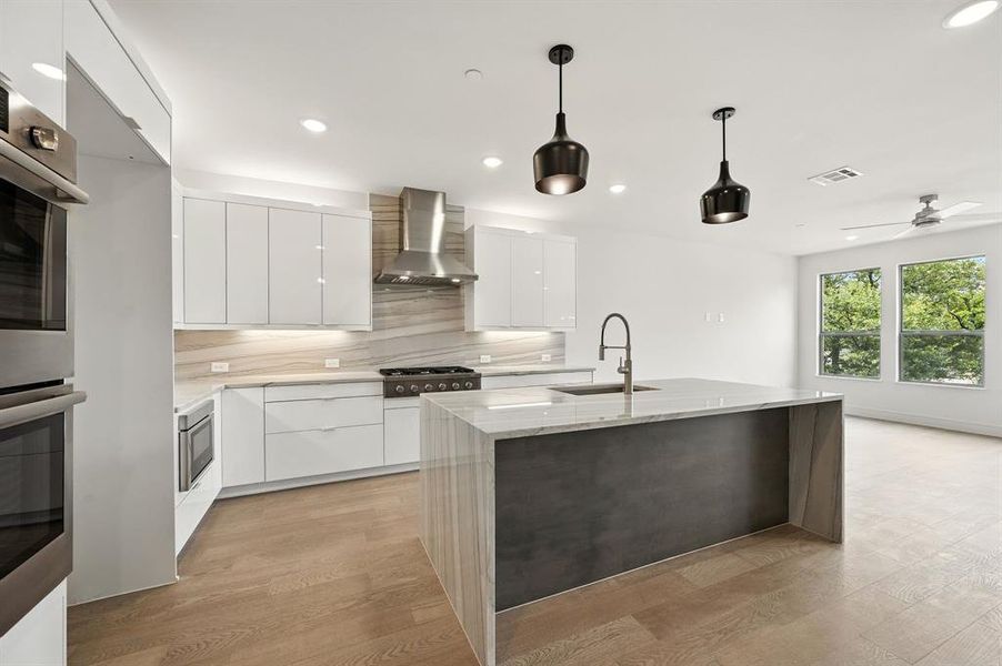 With top of the line finishes throughout, this dream kitchen is everything you have been searching for in your new dream home! With top of the line finishes throughout, this dream kitchen is everything you have been searching for in your new dream home!