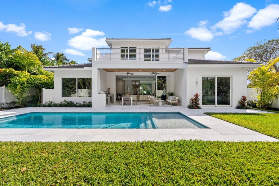 POOL_STRAIGHT_LOOKING_IN_DT