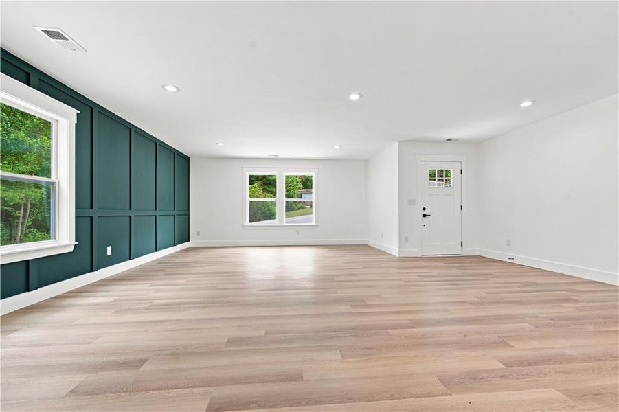 Spacious, unfurnished interior of a new home in , Acworth (Image 17).