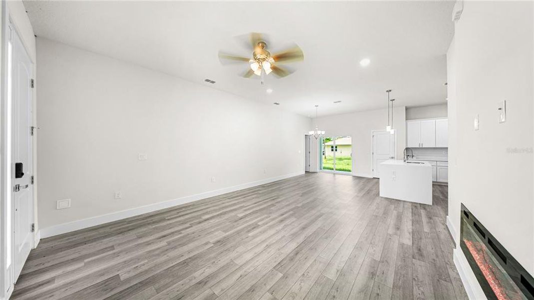 Spacious, unfurnished interior of a new home in , Port Charlotte (Image 22).