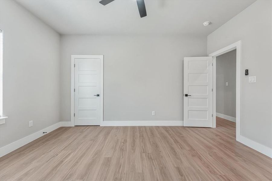 Spacious, unfurnished interior of a new home in , Fort Worth (Image 9).