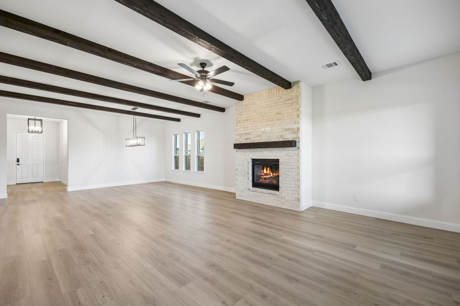 Spacious, unfurnished interior of a new home in Sheppard's Place, Waxahachie (Image 18). Spacious, unfurnished interior of a new home in Sheppard's Place, Waxahachie (Image 18).