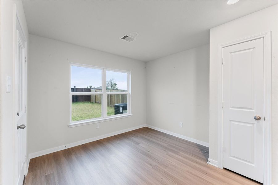 Secondary Bedroom 2 Secondary Bedroom 2