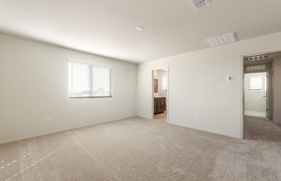 Spacious, unfurnished interior of a new home in Copper Falls, Buckeye (Image 21).