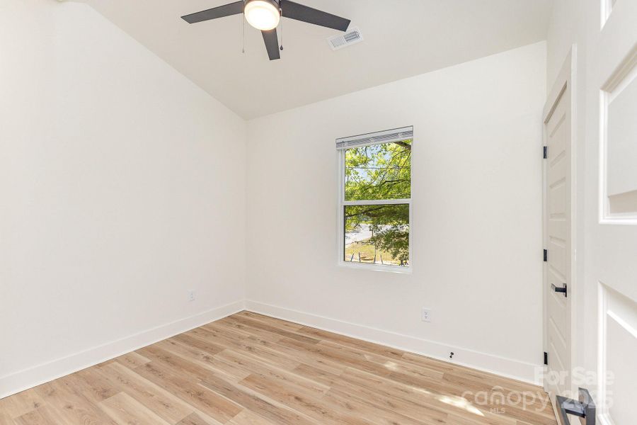 Spacious, unfurnished interior of a new home in , Concord (Image 13).