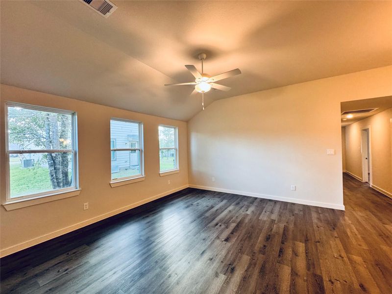 Spacious, unfurnished interior of a new home in Santa Fe, Cleveland (Image 15). Spacious, unfurnished interior of a new home in Santa Fe, Cleveland (Image 15).