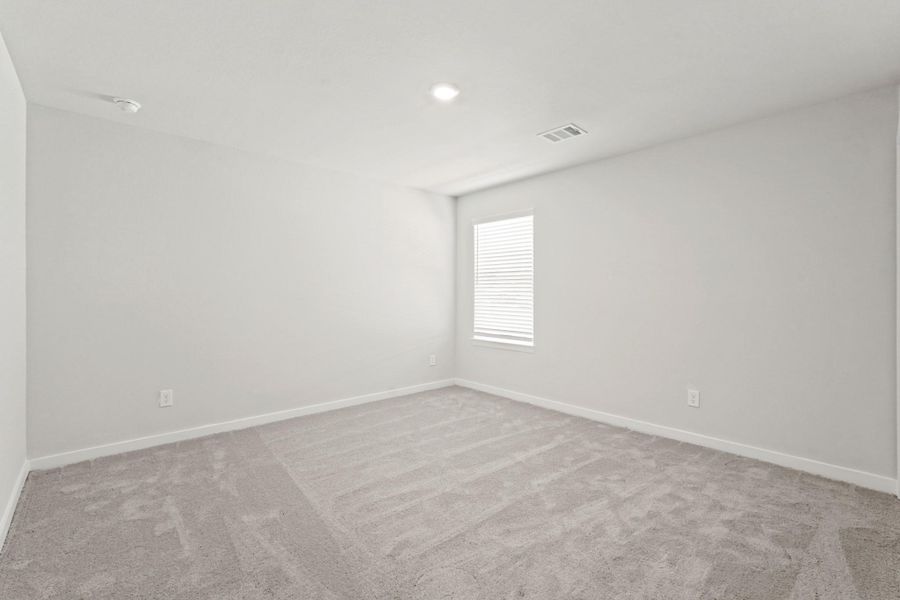 Spacious, unfurnished interior of a new home in Woodshore, Clute (Image 20).