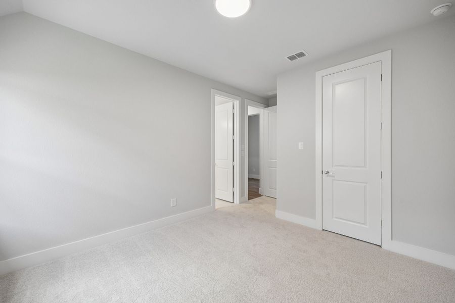 Spacious, unfurnished interior of a new home in Dove Hollow, Waxahachie (Image 29). Spacious, unfurnished interior of a new home in Dove Hollow, Waxahachie (Image 29).