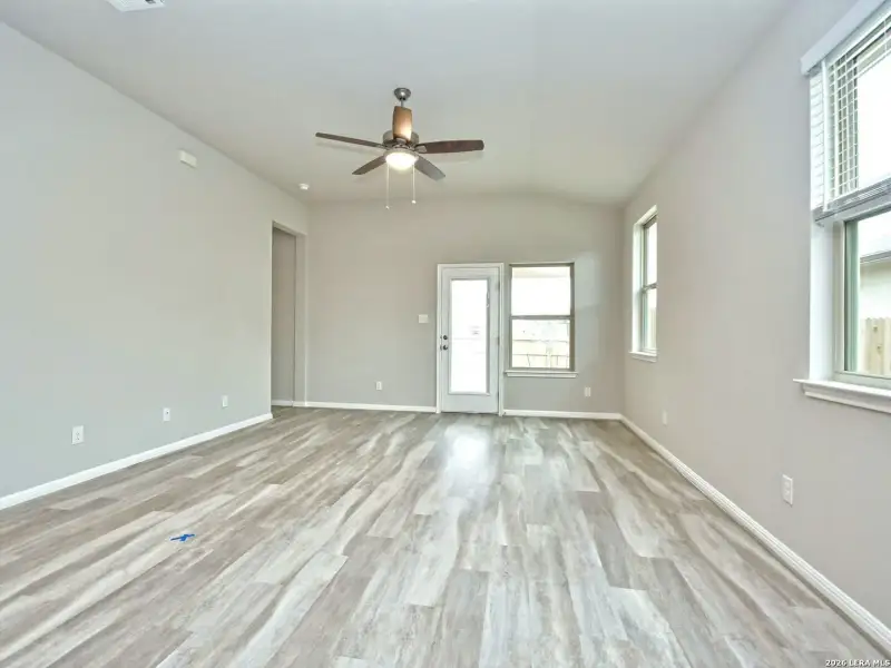 Spacious, unfurnished interior of a new home in Thomas Pond, San Antonio (Image 11). Spacious, unfurnished interior of a new home in Thomas Pond, San Antonio (Image 11).