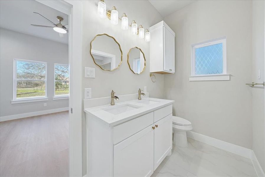 Furnished interior view inside a new home in , Waxahachie (Image 10).