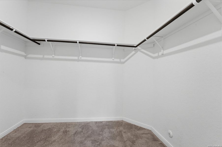 Spacious, unfurnished interior of a new home in Guadalupe Heights, Seguin (Image 36).