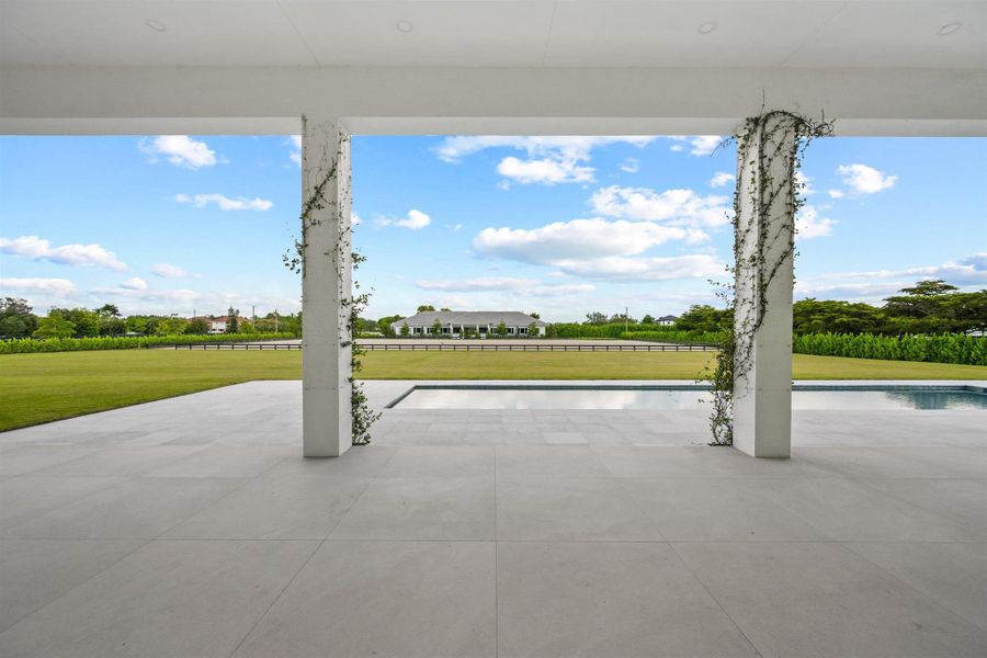 Image 42 of a home in .