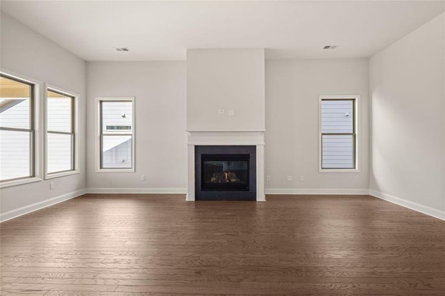 Spacious, unfurnished interior of a new home in Soleil Summit Chase, Snellville (Image 27).
