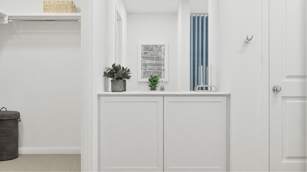 3002 Canopy Owners Bath 2of2 F2