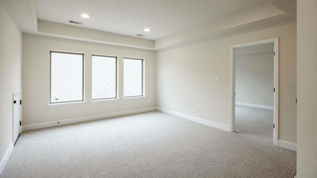 Spacious, unfurnished interior of a new home in Wolf Ranch, Georgetown (Image 10).