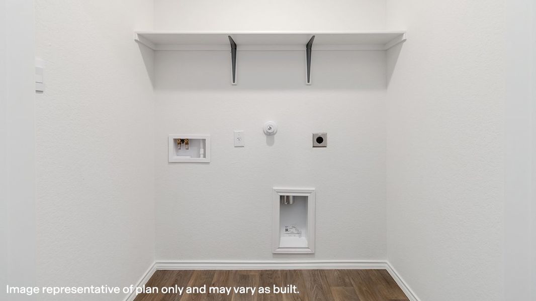 Representative unfurnished interior of a home built from the The Barton by D.R. Horton in Stonehill, San Antonio (Image 25). Representative unfurnished interior of a home built from the The Barton by D.R. Horton in Stonehill, San Antonio (Image 25).