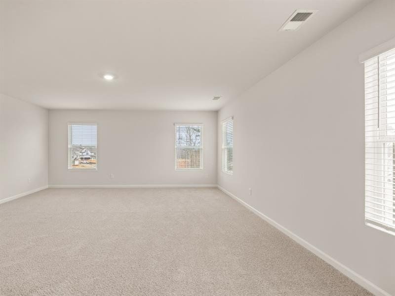 Spacious, unfurnished interior of a new home in Northwoods at Mirror Lake, Villa Rica (Image 23).